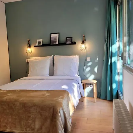 Eiffel Tower View - Private & Terrace Appartement *