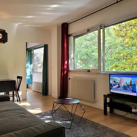 Eiffel Tower View - Private & Terrace *