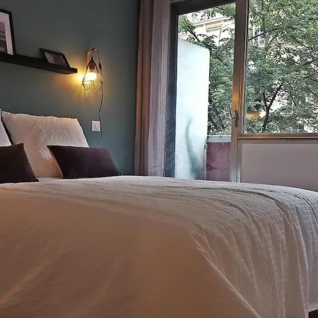 Eiffel Tower View - Private & Terrace *